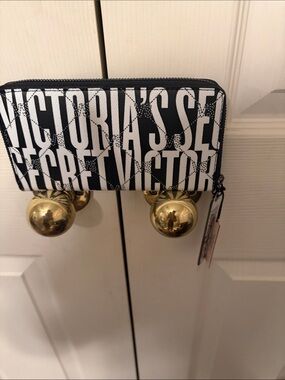 Victoria's Secret Black & White Logo Zip Wallet